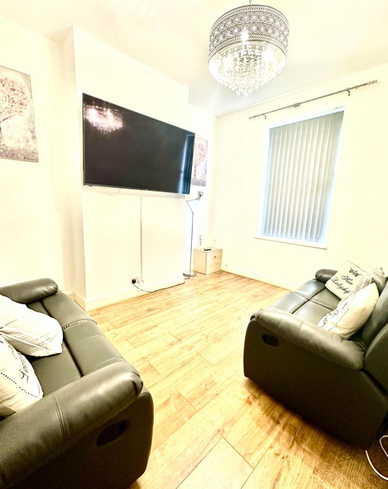 Arthur Street, Stylish 3 Bedroom House Кингстън ъпон Хъл Екстериор снимка